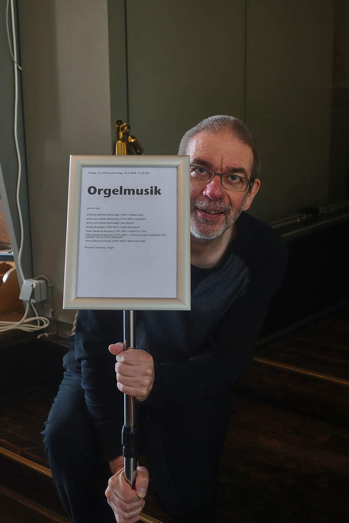 Thomas Schwarz wirbt für die Orgelmusik am Freitag © Heidi Heinrich